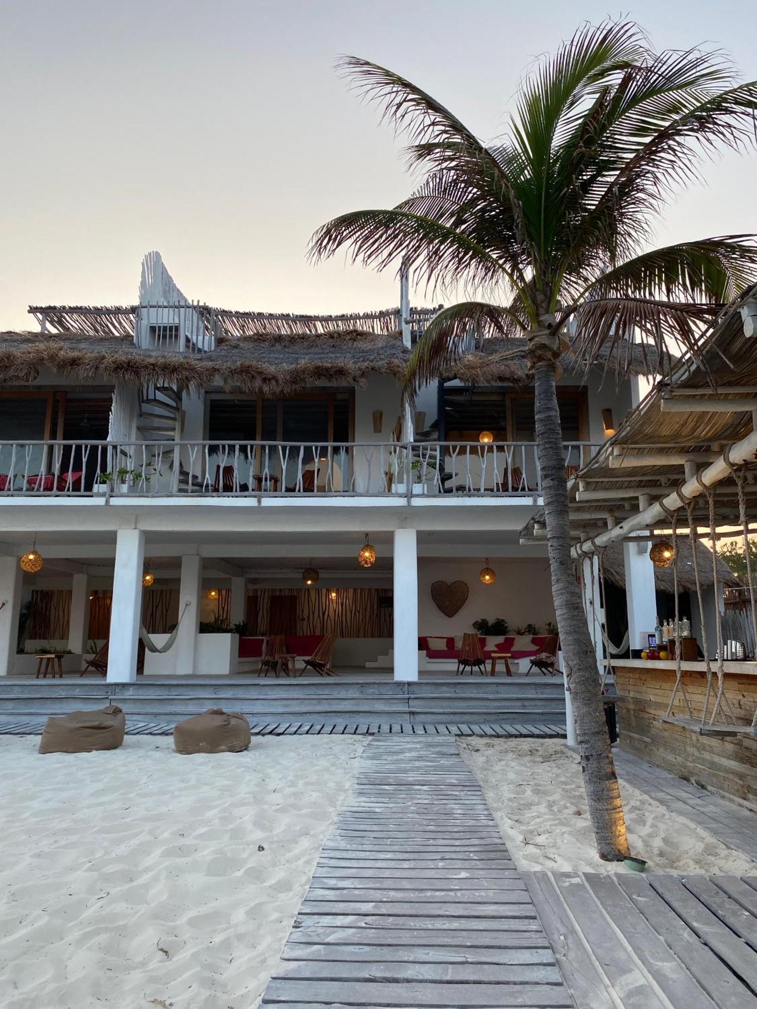 Punta Blanca Beach House Cancun Exterior photo